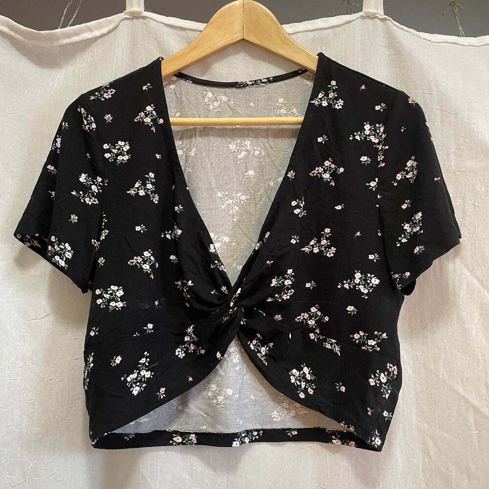 Black Floral Twist Front Top